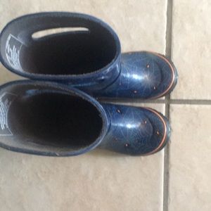 Boys size 10 rain boots